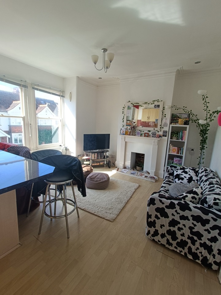 1 Bed Flat, Lorna Road, BN3