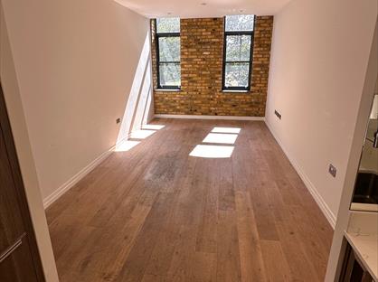 1 Bed Flat, Lawn Lane, SW8