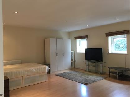 Room in a Shared Flat, Wards Wharf Approach, E16