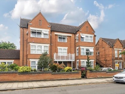 2 Bed Maisonette, Glebe House, MK40