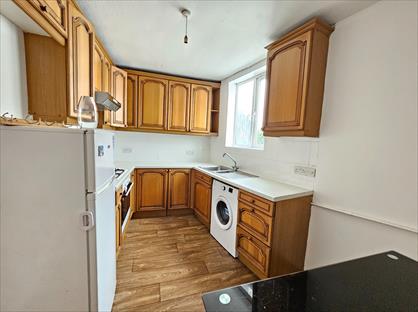 2 Bed Flat, Crown Lane, N14