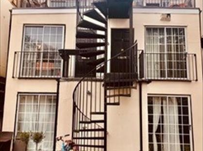 2 Bed Flat, Old Woolwich Road, SE10