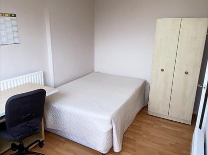 Room in a Shared Flat, Finborough Road, SW10