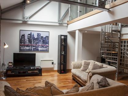 2 Bed Flat, Broadgate House, BD1