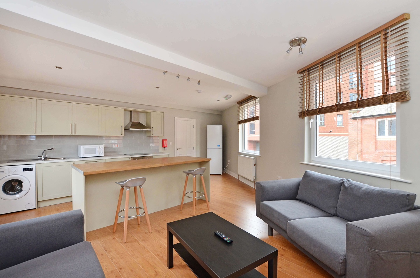 4 Bed Flat, Suffolk Road, S2, N1 7GU