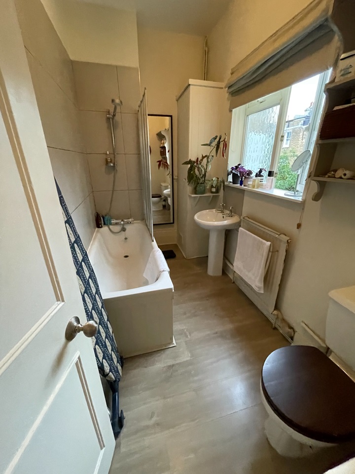 Additional image 5 of 1 Bed Flat, Halford Road, SW6, N1 7GU