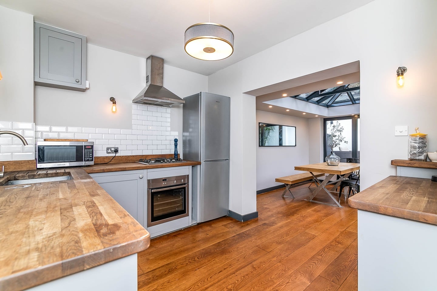 2 Bed Flat, Shipton Street, E2 photo 4