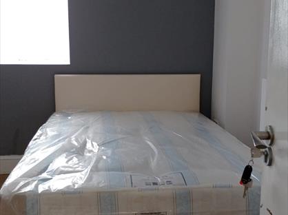 Studio Flat, Connect House, CR4