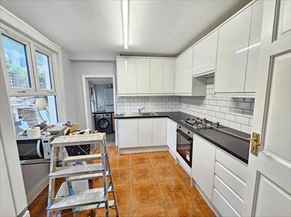 3 Bed End Terrace, Whitehorse Road, CR0