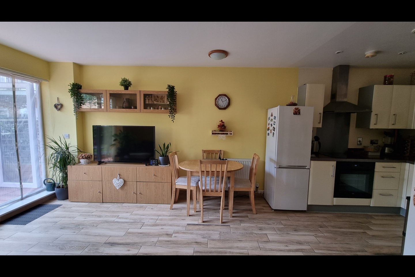 Croydon 1 Bed Flat, Peebles Court, CR0 To Rent Now for £1,450.00 p/m