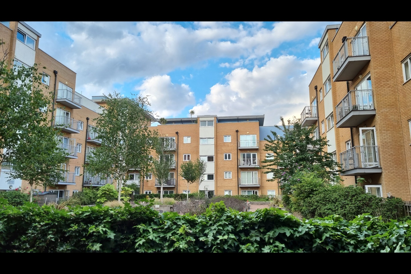 Croydon 1 Bed Flat, Peebles Court, CR0 To Rent Now for £1,450.00 p/m