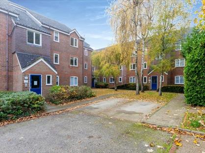 2 Bed Flat, Haysman Close, SG6