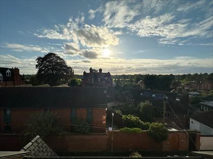 Studio Flat, Selborne Road, WR1