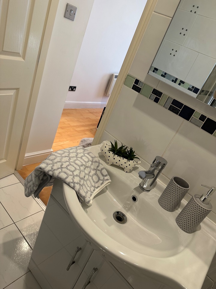 Liverpool 2 Bed Flat, Waterloo Quay, L3 To Rent Now for £1,500.00 p/m