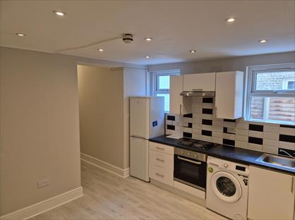 1 Bed Flat, Graham Road, E8