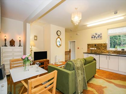 1 Bed Flat, Eccles Town Centre, M30