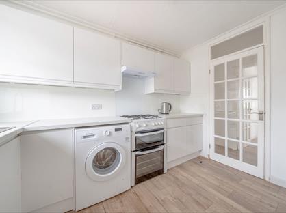 3 Bed Flat, Hanover Court, SE19