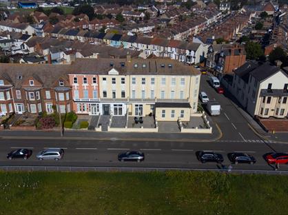 2 Bed Flat, Marine Parade, CO12