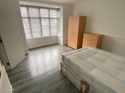 Room in a Shared House, South Park Crescent, SE6