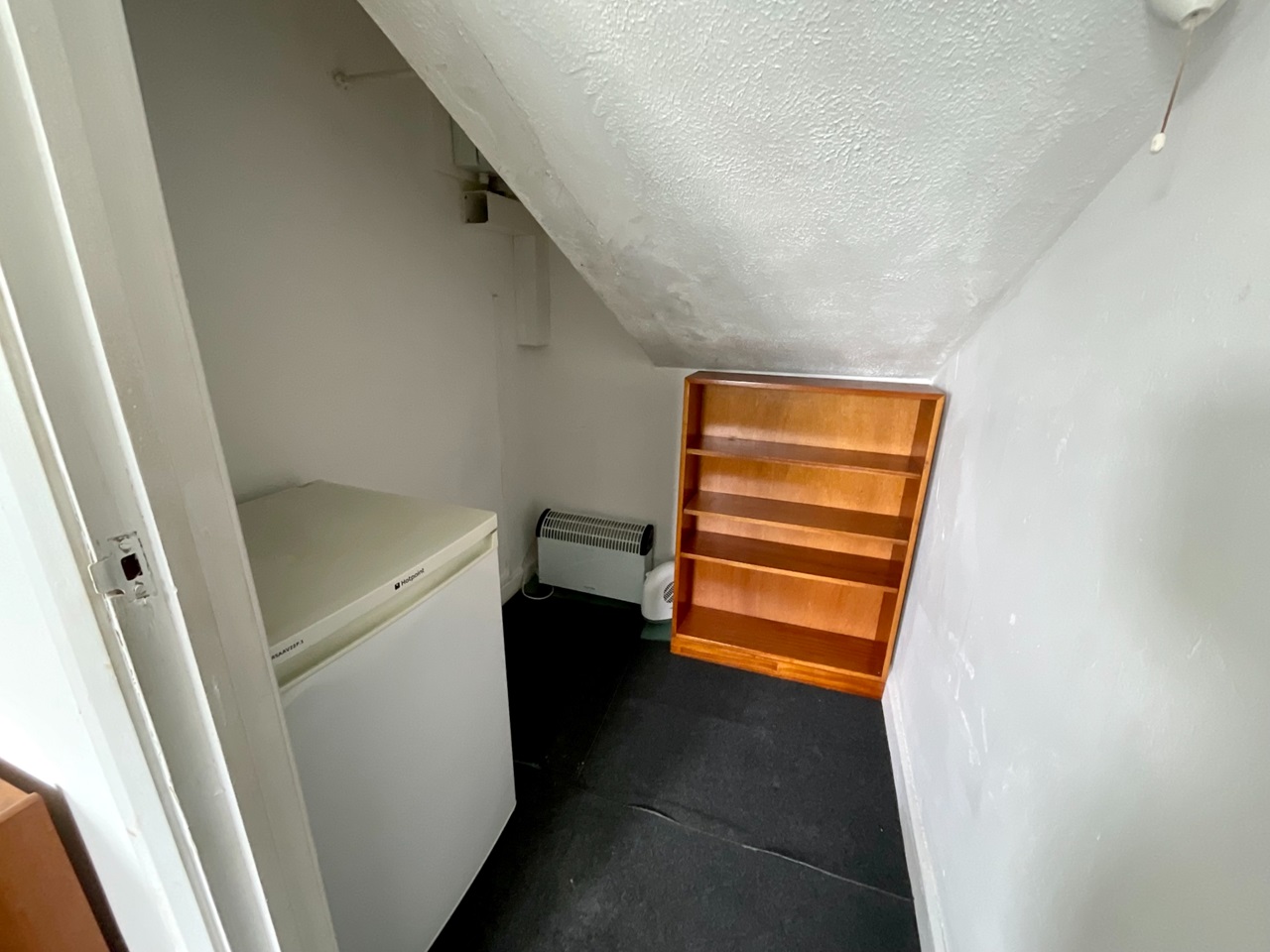 Willenhall Room in a Shared House, Stroud Avenue, WV12 To Rent Now