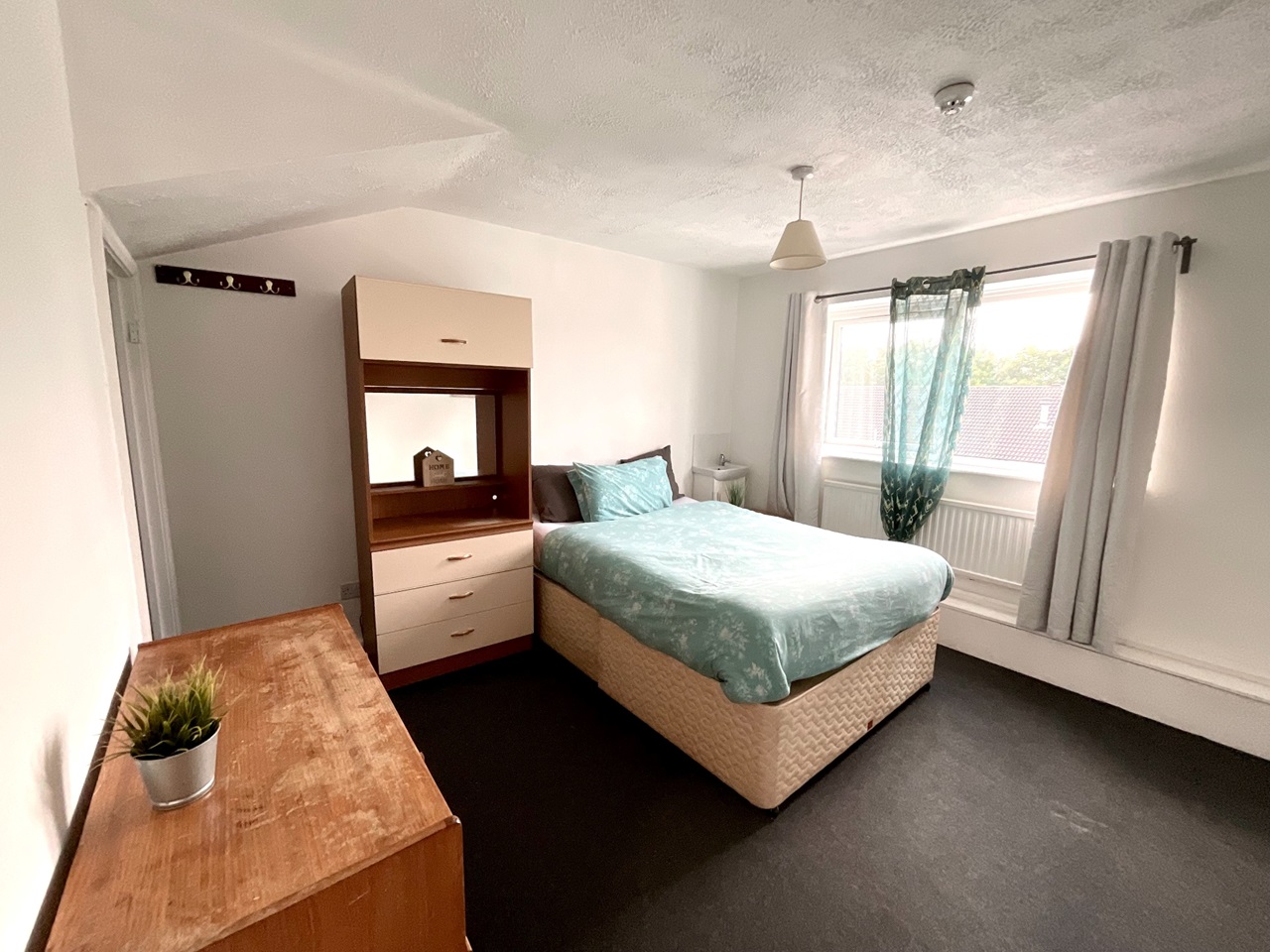 Willenhall Room in a Shared House, Stroud Avenue, WV12 To Rent Now