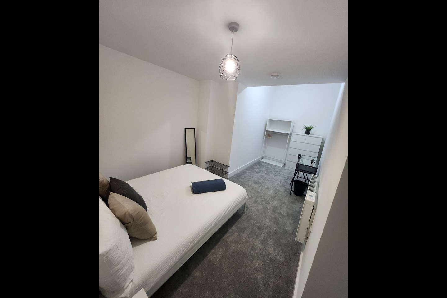 3 Bed Flat, Bath Road, BS4 photo 2