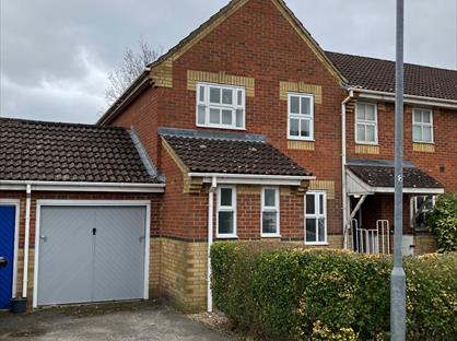 3 Bed Semi-Detached House, Rutherford Close, WD6