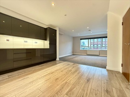 2 Bed Maisonette, Furzehill Parade, WD6