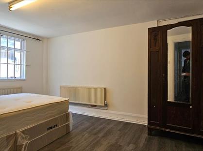 2 Bed Flat, Uxbridge Road, W7