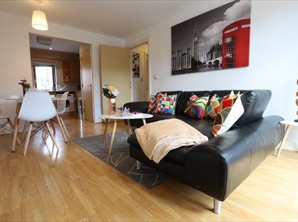2 Bed Flat, Rickman Drive, B15