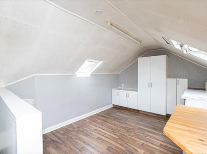 6 Bed Terraced House, Toronto Avenue, E12