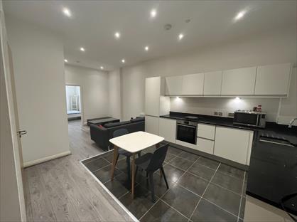 2 Bed Flat, The Co-Operative, CV1