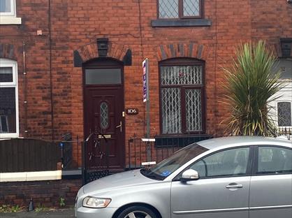 2 Bed Terraced House, Queens Road, OL6