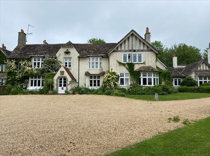 5 Bed Terraced House, Cowfold Road, RH13
