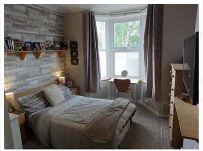 1 Bed Flat, Bradley Road, BA14