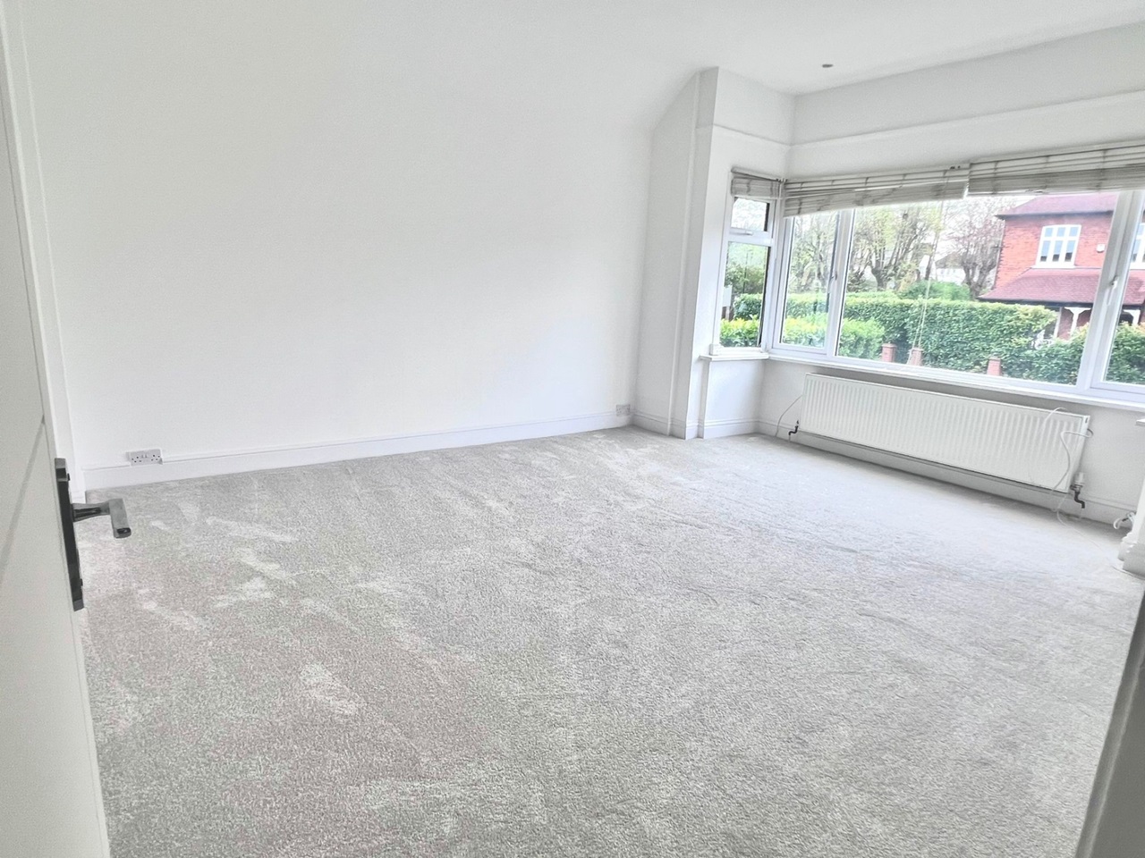 Coulsdon 2 Bed Flat, Woodcote Grove Road, CR5 To Rent Now for £