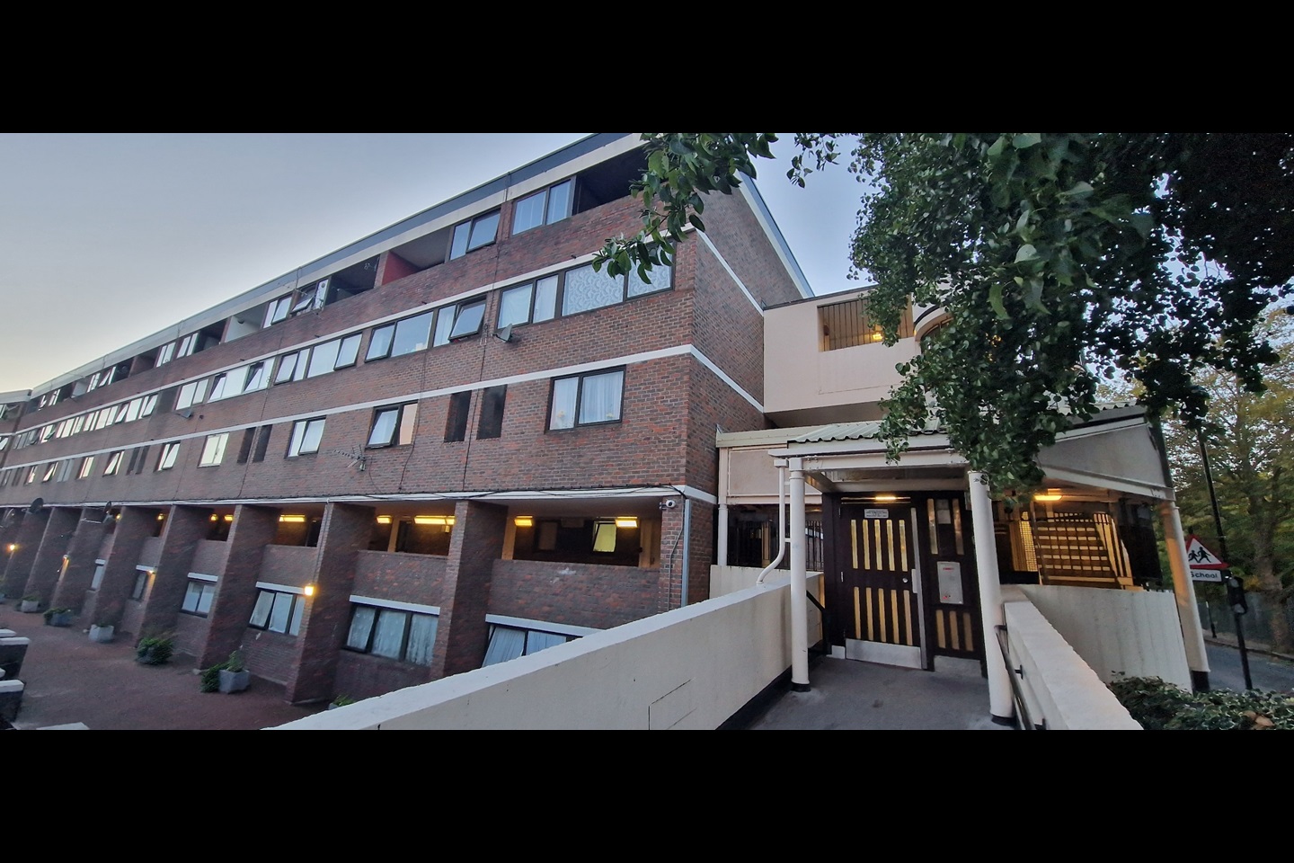 London 3 Bed Upper Camelford Walk, W11 To Rent Now for