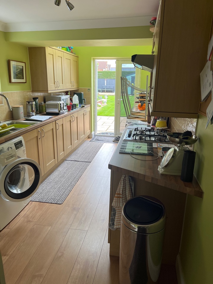 Poole Room in a Shared House, Victoria Rd Parkstone Bh12 3Af, BH12