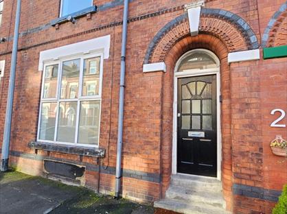 5 Bed Terraced House, Cliff Avenue, M7