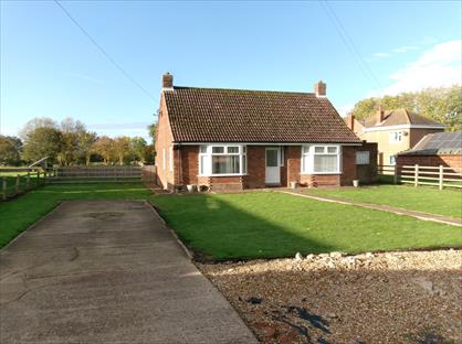 2 Bed Bungalow, Main Road, LN11