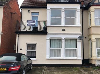 1 Bed Flat, Stowe Lodge, SS0