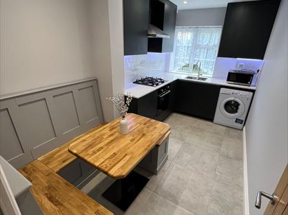 Room in a Shared Flat, Oakhill Lodge, SM1