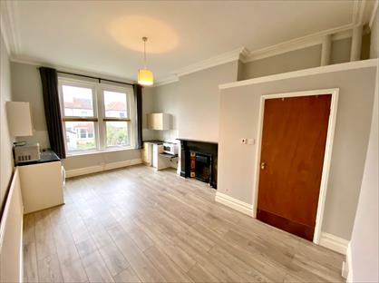 Studio Flat, Burghley Road, BS6