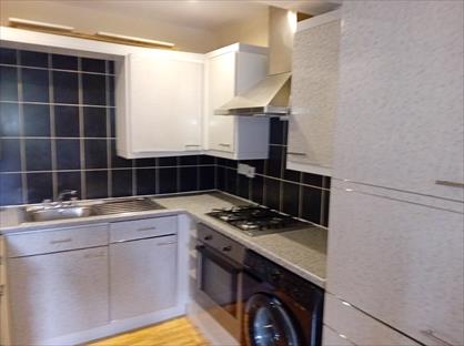 Room in a Shared House, Savile Park Road, HX1