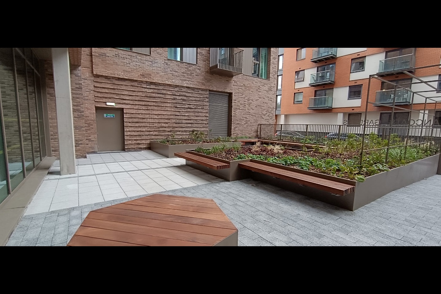 Manchester - 1 Bed Flat, Bendix Way, M4 - To Rent Now for £1,230.00 p/m