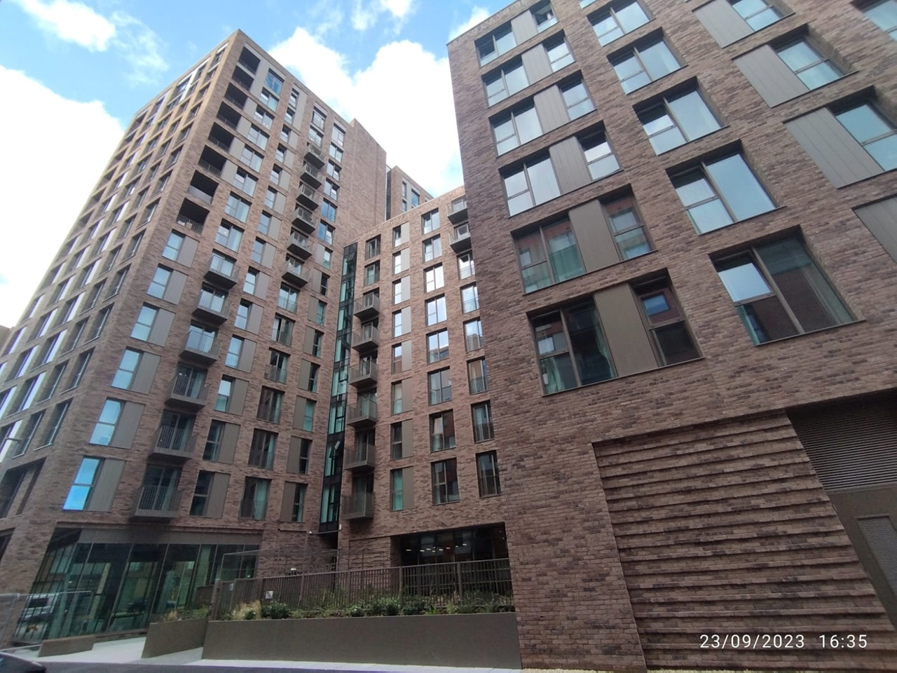 Manchester - 1 Bed Flat, Bendix Way, M4 - To Rent Now for £1,230.00 p/m