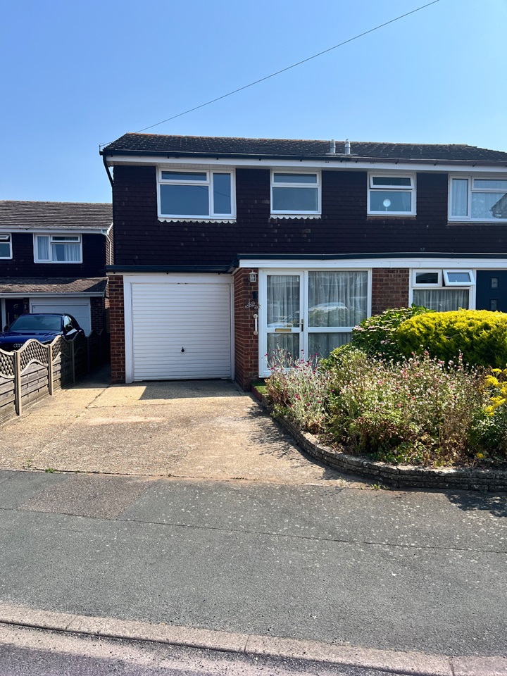 Christchurch 3 Bed SemiDetached House, Bronte Avenue, BH23 To Rent