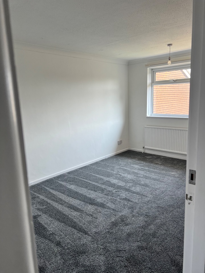 Christchurch 3 Bed SemiDetached House, Bronte Avenue, BH23 To Rent