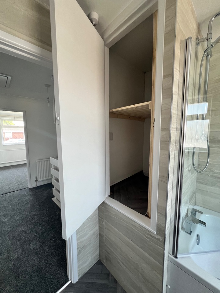 Christchurch 3 Bed SemiDetached House, Bronte Avenue, BH23 To Rent