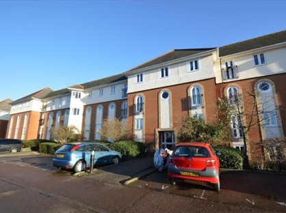 2 Bed Flat, Walsingham Close, AL10
